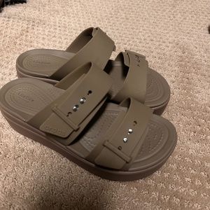 Crocs Women's Brooklyn Buckle Low Wedge, Platform Sandals